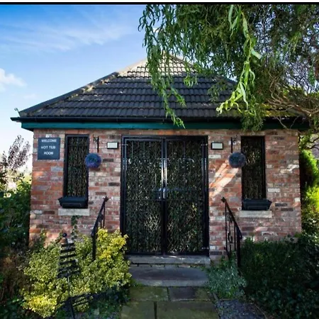 Holiday home Retreat View With Private Hot Tub *