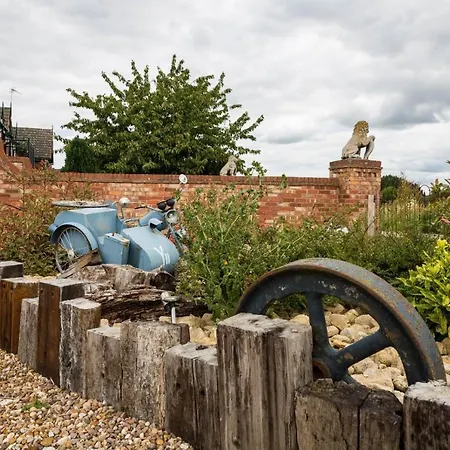 Retreat With Private Hot Tub Holiday home *