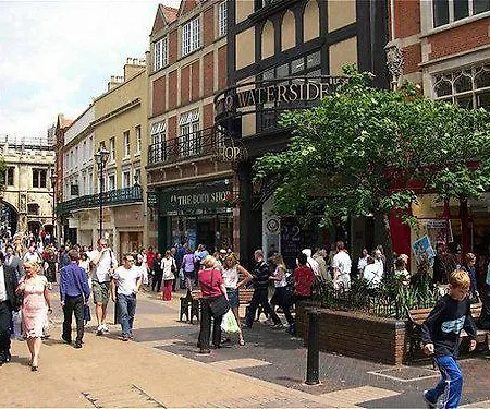 By Ihg 4* Lincoln