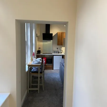 1 Bedroom Close To The Bailgate Apartment