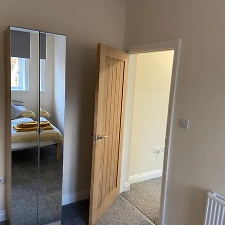 1 Bedroom Close To The Bailgate *