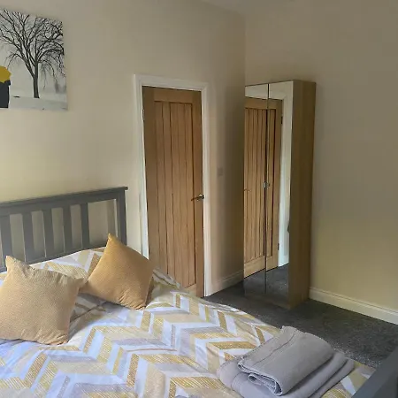 Modern 1 Bed Uphill * Lincoln