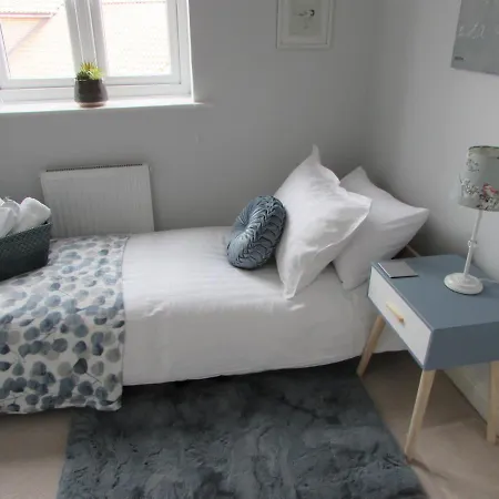 Marina View Holiday Let, Burton Waters,