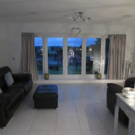 Marina View Holiday Let, Burton Waters,