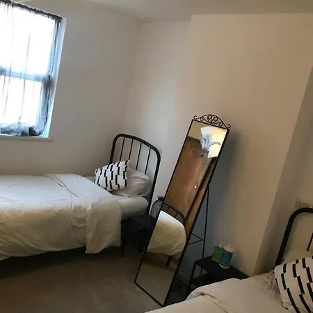 Homestay Monks Road Guesthouse Ltd