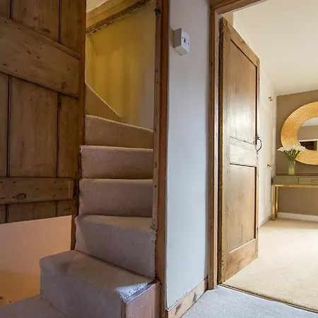 No.25 Steep Hill - Award Winning Street, Cathedral Quarter, - Free Parking Lincoln