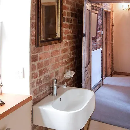 Holiday home No.25 Steep Hill - Award Winning Street, Cathedral Quarter, - Free Parking