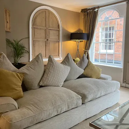 No.25 Steep Hill - Award Winning Street, Cathedral Quarter, - Free Parking Holiday home
