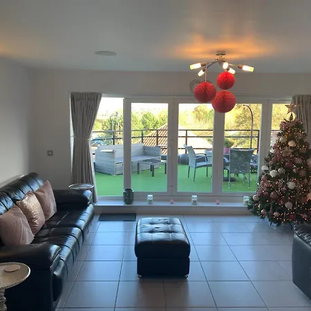 Marina View Holiday Let, Burton Waters, *