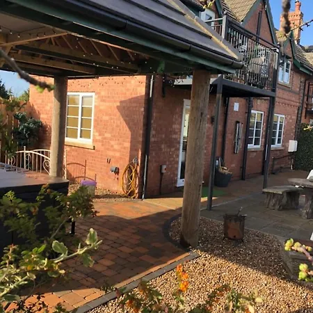Holiday home Retreat With Private Hot Tub *