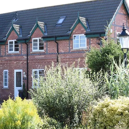 Holiday home Retreat With Private Hot Tub *