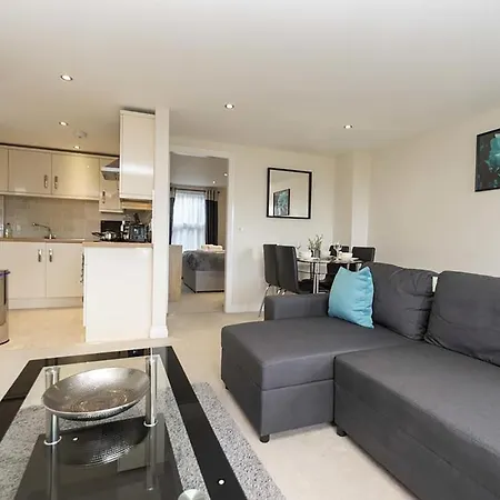 Alexandra Terrace By Payman Club *