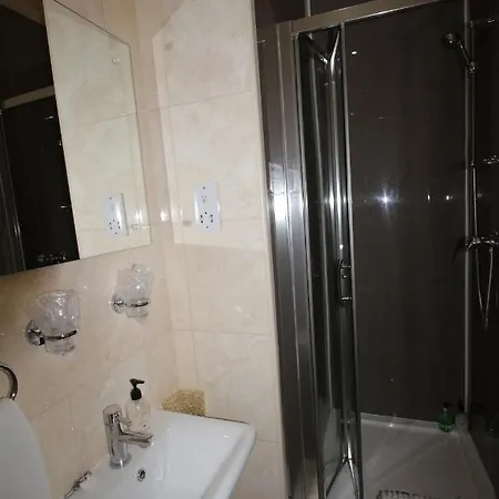 Guest house Tennyson 4*