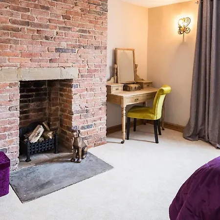No.25 Steep Hill - Award Winning Street, Cathedral Quarter, - Free Parking Lincoln