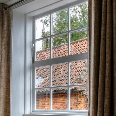 No.25 Steep Hill - Award Winning Street, Cathedral Quarter, - Free Parking * Lincoln