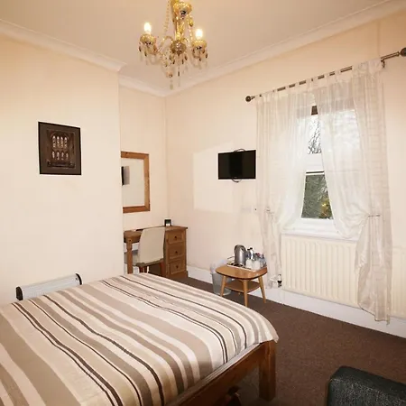 Tennyson Guest house 4*