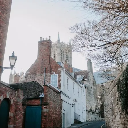 Greestone Terrace * Lincoln