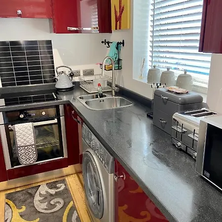 Detached One Bedroom House Near To Castle And Cathedral Holiday home *