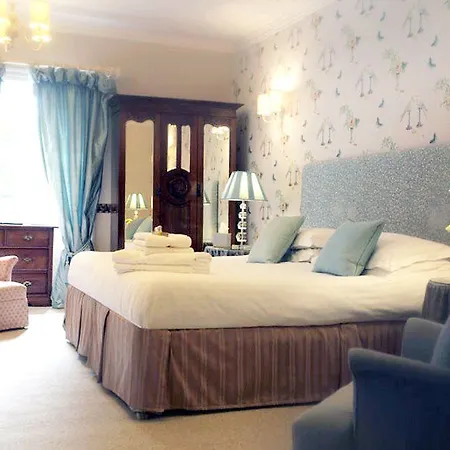 Hall Hotel