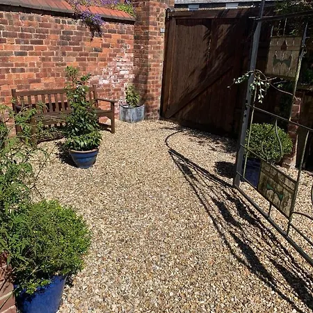 Top Studio * Lincoln