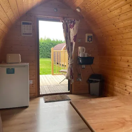 Riverview Holiday Park Rustic Pods * Lincoln