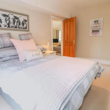 Holiday home Millcott *