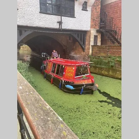 Apartment Centre Modern Overlooking The Canal Lincoln