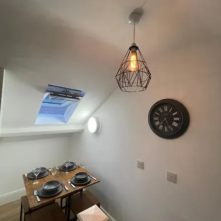 Centre Modern Overlooking The Canal Apartment Lincoln