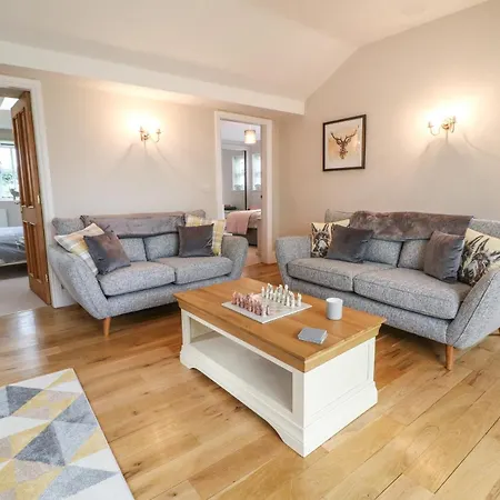 Holiday home Millcott *