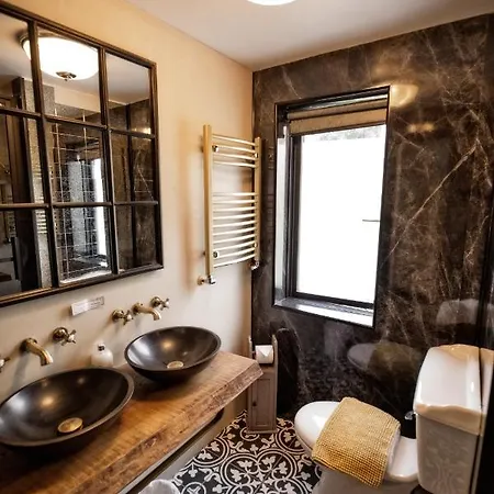 Guest house The Poplars Boutique Bb