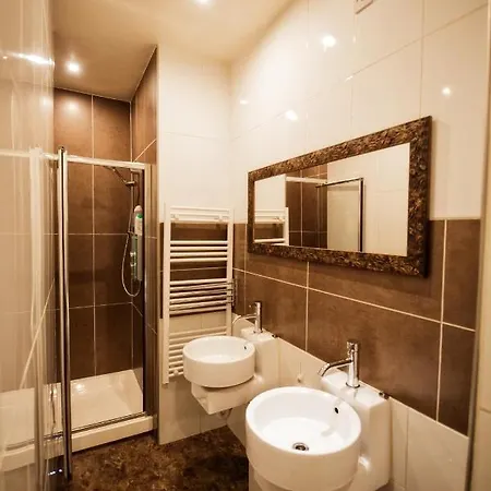 The Poplars Boutique Bb 4* Lincoln
