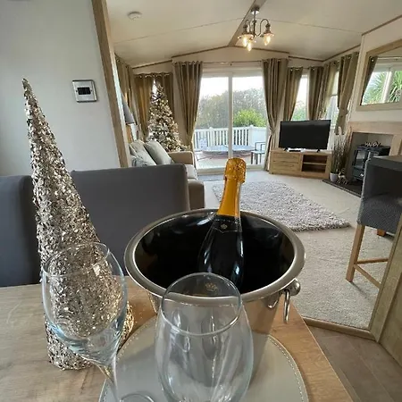 Tattershall Lakes Mini Breaks - Fishing Holiday home Lincoln