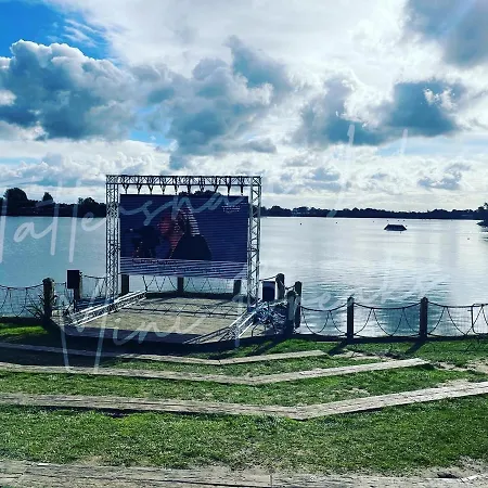 Tattershall Lakes Mini Breaks - The Avenue *