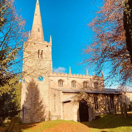 Cosy Four Miles From Centre Holiday home *