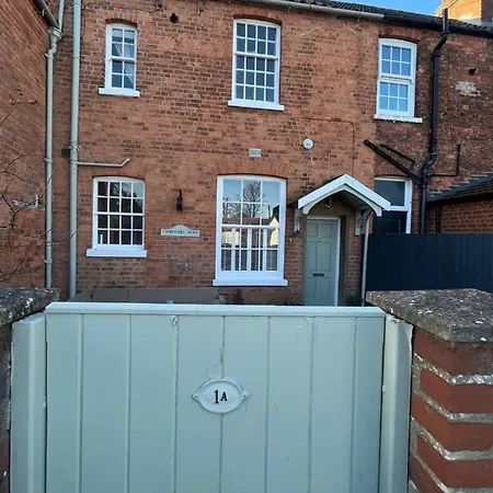Choristers Mews: Luxury A Stones Throw From The Cathedral! Holiday home