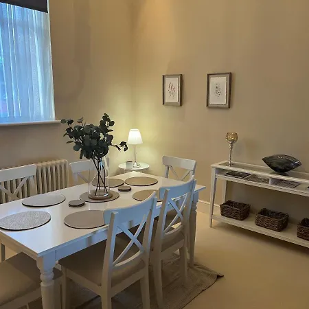 Holiday home Choristers Mews: Luxury A Stones Throw From The Cathedral! *