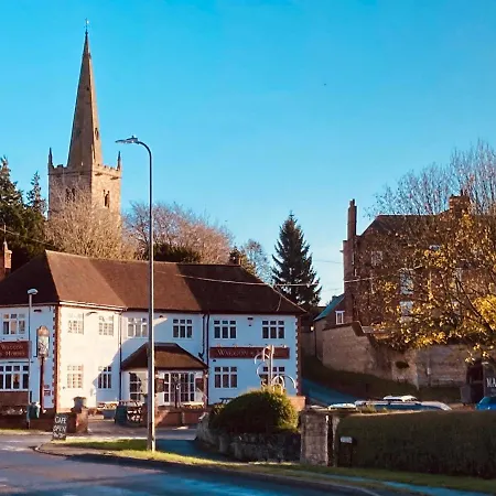 Cosy Four Miles From Centre *
