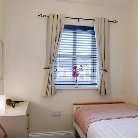 Comfortable 3 Bed Apartment *