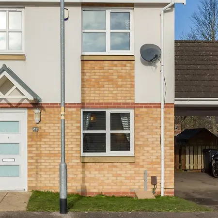 Comfortable 3 Bed Apartment Lincoln