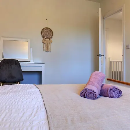 Comfortable 3 Bed Apartment *