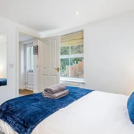 Centre Charming 2 Bed Lovely Apartment-snugstaff *