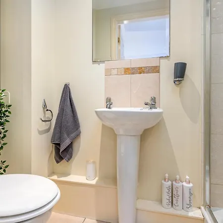 Apartment Centre Charming 2 Bed Lovely Apartment-snugstaff *