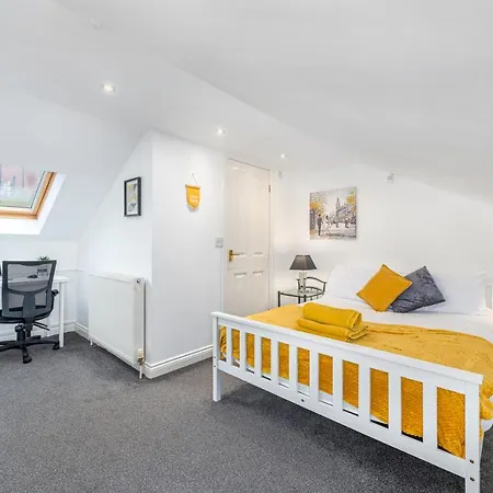 Apartment Centre Charming 2 Bed Lovely Apartment-snugstaff