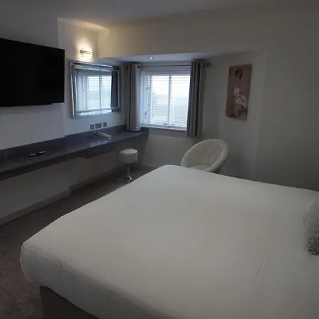 Hotel Damon's 4*