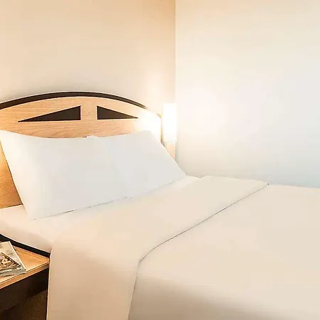 Ibis Lincoln Hotel