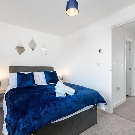 The Holt-ideal For Contractors- Sylish 2 Bedrooms Apartment-parking *