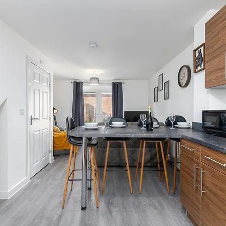 The Holt-ideal For Contractors- Sylish 2 Bedrooms Apartment-parking * Lincoln
