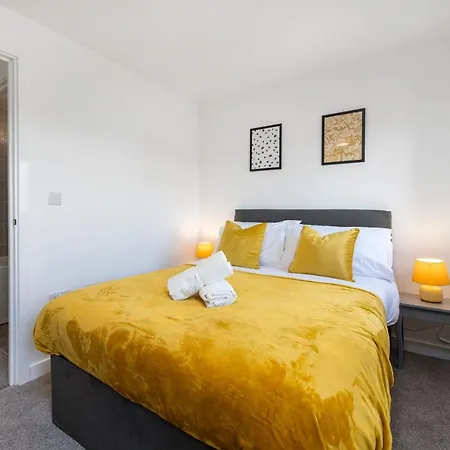 The Holt-ideal For Contractors- Sylish 2 Bedrooms Apartment-parking * Lincoln