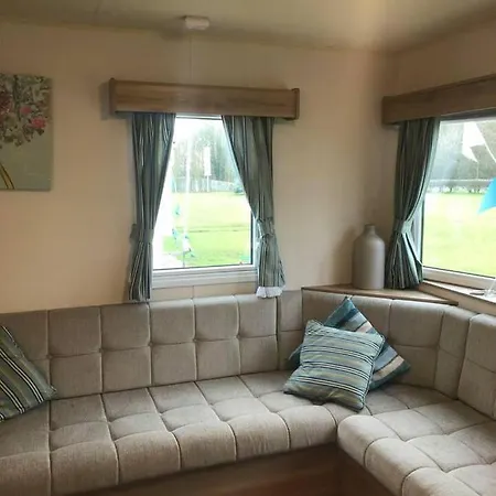 Lovely 3-bed Caravan With Hot Tub In Lincolnshire * Lincoln