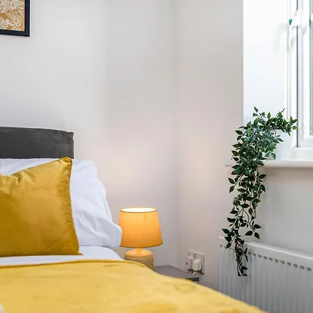 The Holt-ideal For Contractors- Sylish 2 Bedrooms Apartment-parking * Lincoln